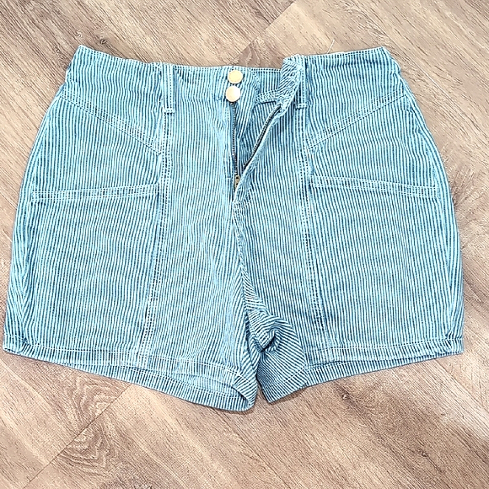 🤩Host Pick🥳 Universal Thread Blue Jean Shorts High-Waisted